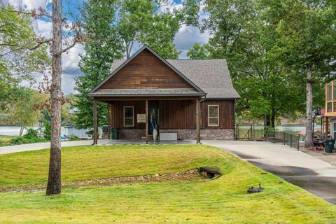 Photo of 221 Scenic Drive, Hot Springs, AR 71913 (MLS # 26042516)