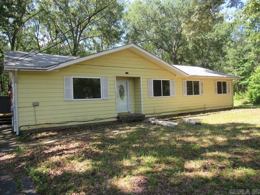 āOwner-occupied offers prioritized. HUD First Look Period applies for first 30 days.ā This house some updated has new carpet, stove. See remarks This is a very nice home if you want a country home this is it there are storage building house sit back off road there is a lot of front yard and this house offers 1.80 AC this home is very close to Little Rock AFB come don't wait don't let this one get away.