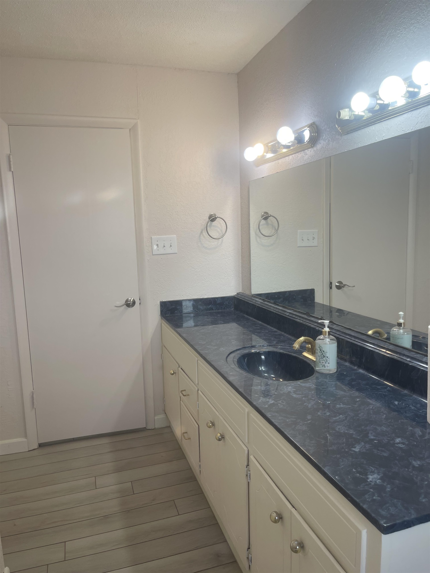 Metes & Bounds - Commercial Sale