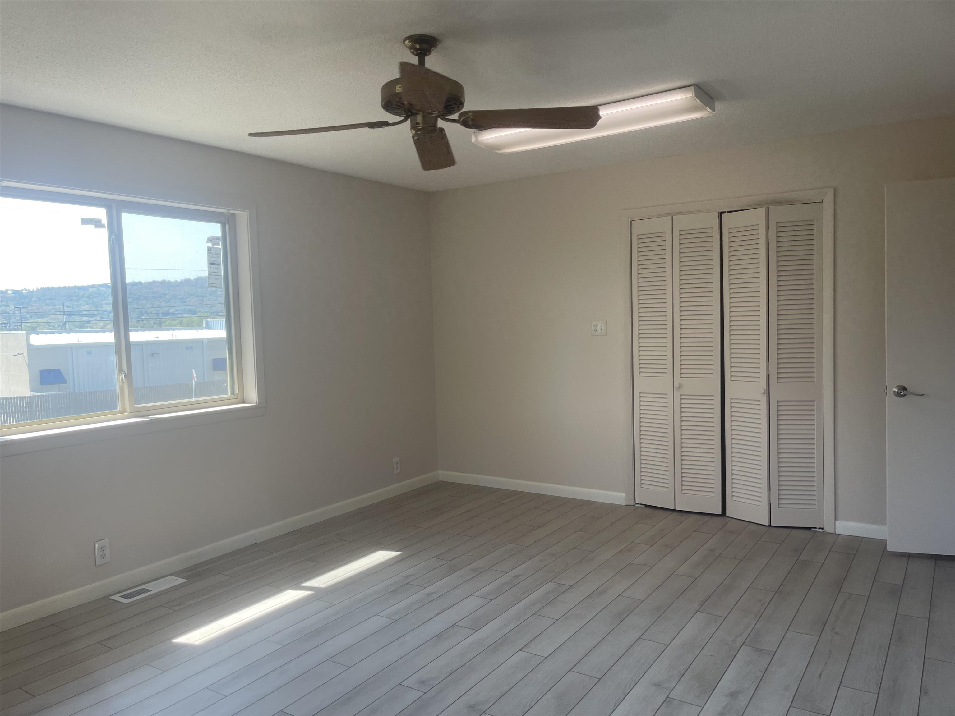 Metes & Bounds - Commercial Sale