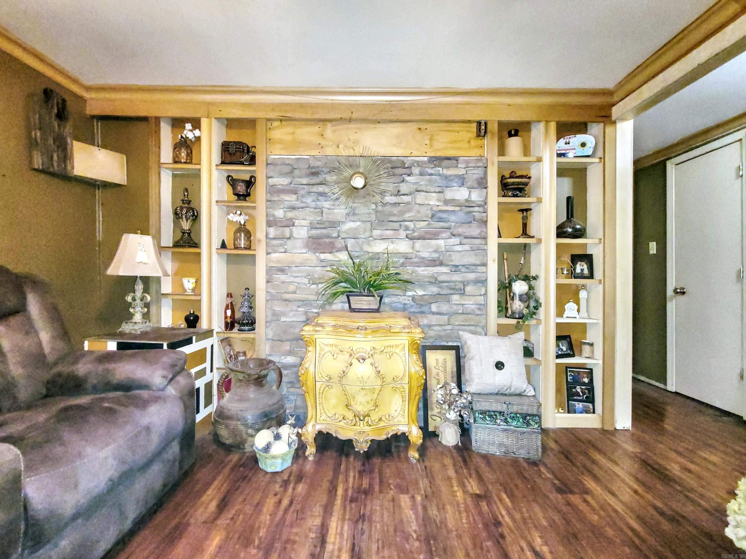 VIMY RIDGE - Residential