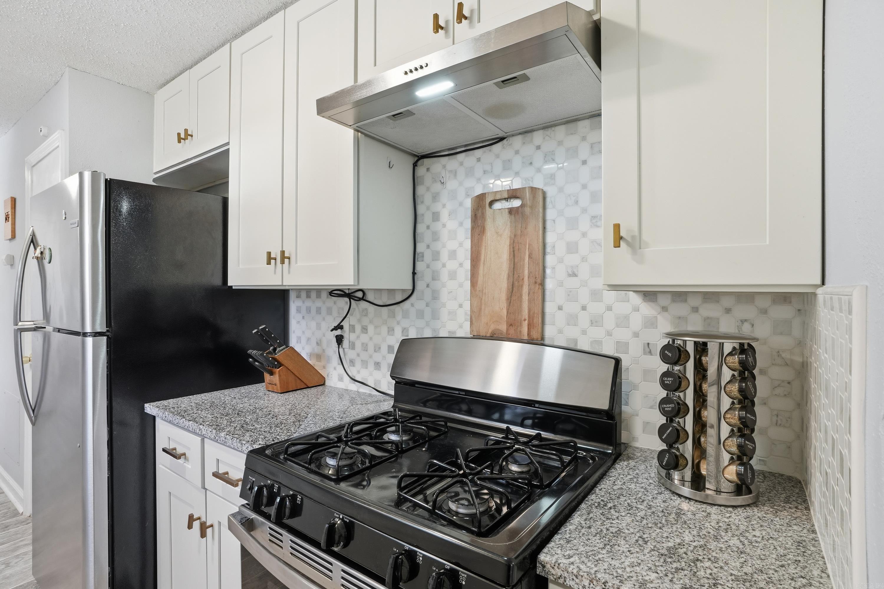 LONE PINE - Residential