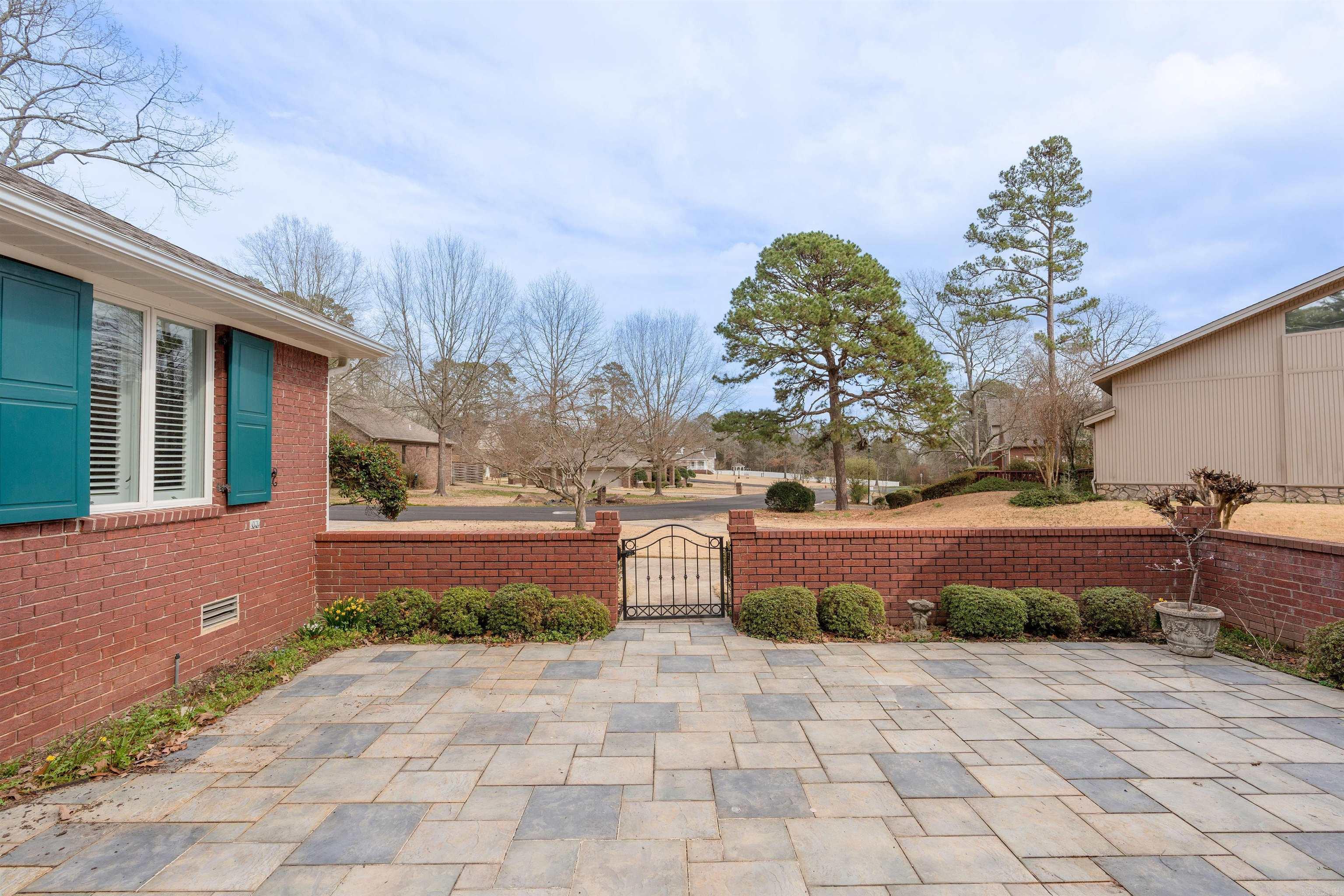 HUNTINGTON PLACE - Residential