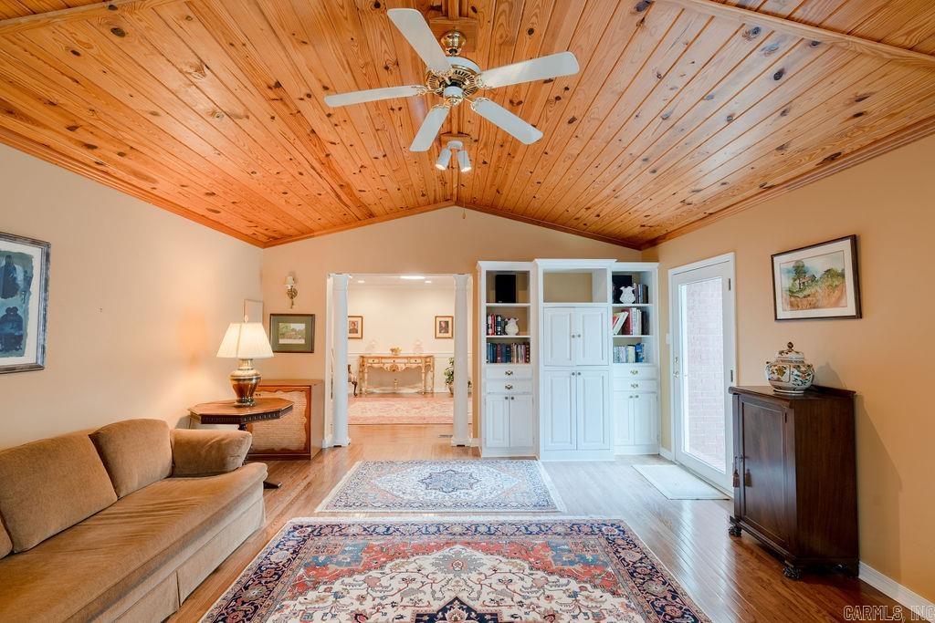 HUNTINGTON PLACE - Residential