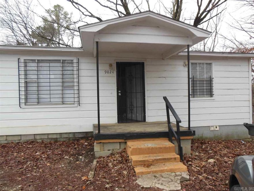 Come see this great little house located on a quiet corner lot. 2 bedroom, 1 bath, furnished kitchen, W/D connections, hardwood floors, fenced back yard & off street parking. Only $500.00 monthly. Call Marshall Peters & Associates 501-414-8340