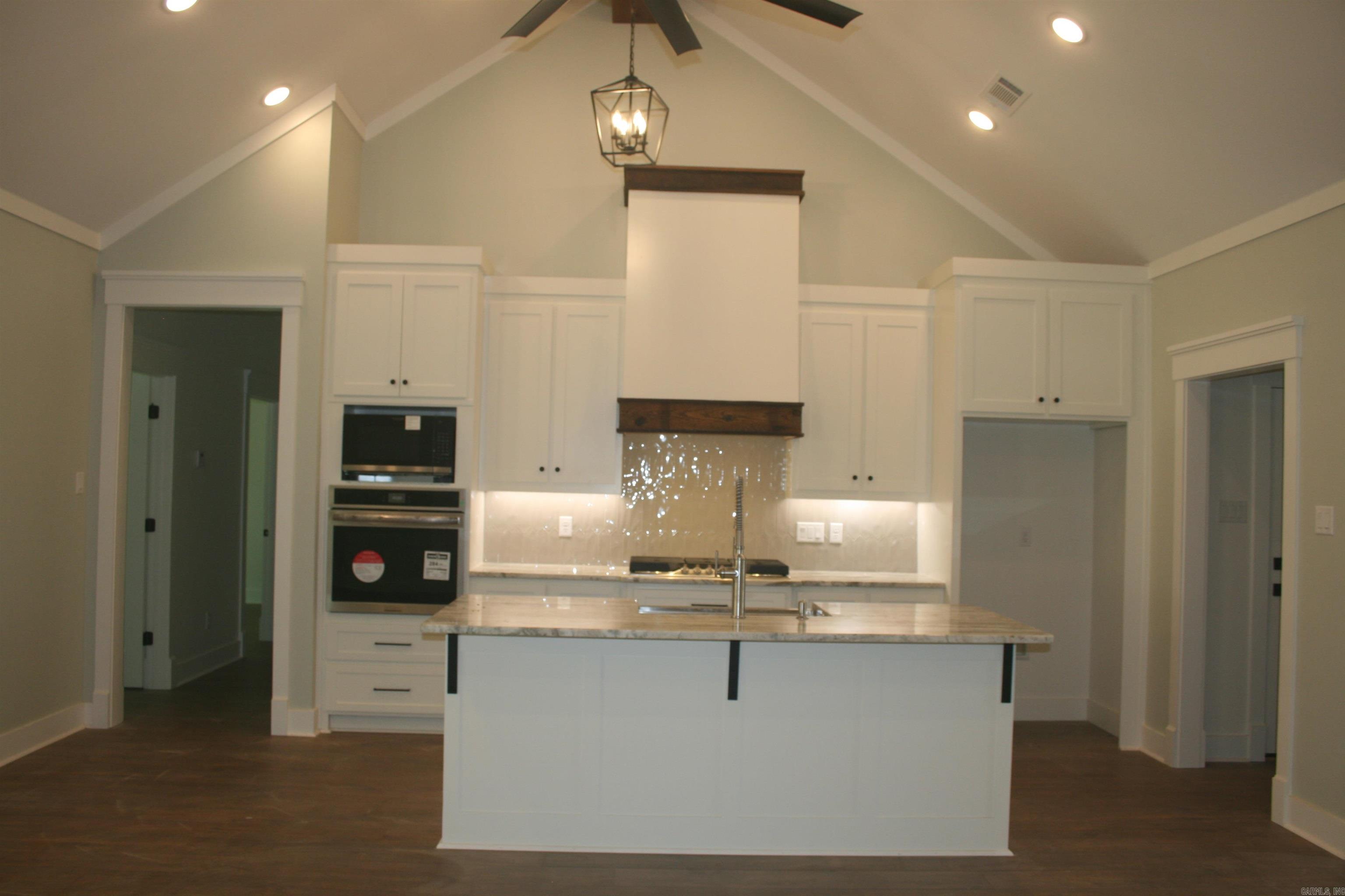 CREEKSIDE - Residential