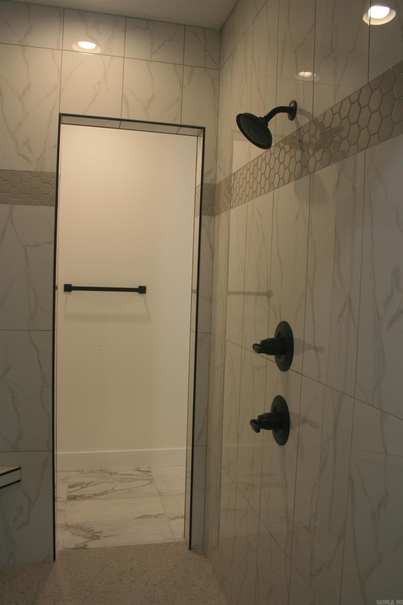 CREEKSIDE - Residential