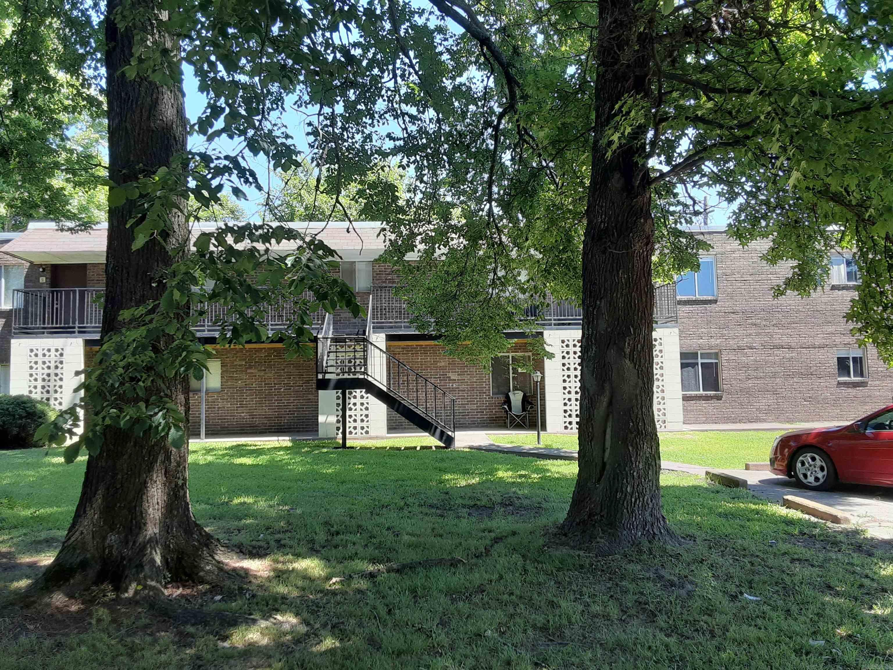 Vineyard - Residential Income