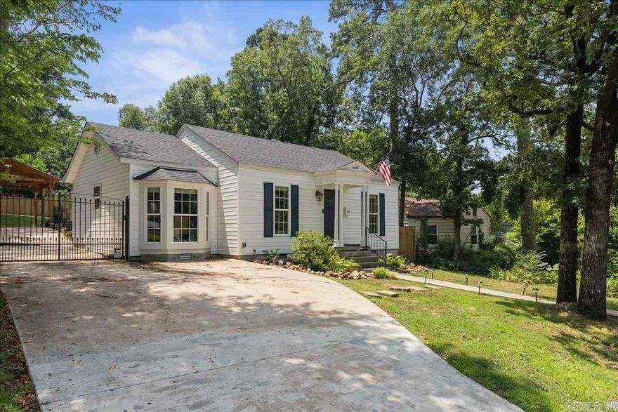 Adorable Westover Hills bungalow, completely updated! Sold before listed!