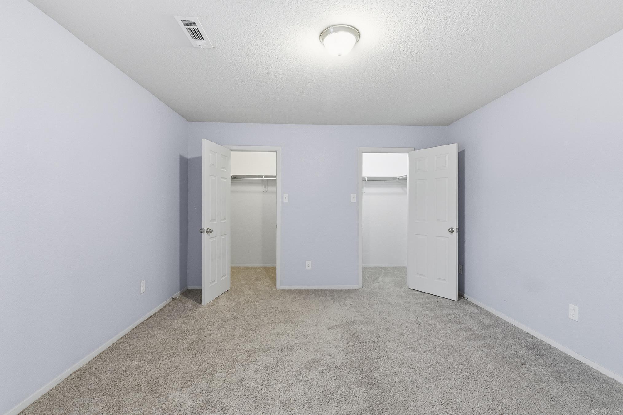 OAKLAND GROVE ESTATES - Residential Lease