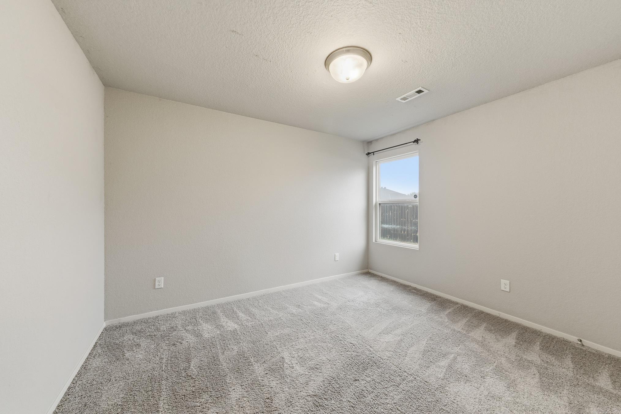 OAKLAND GROVE ESTATES - Residential Lease