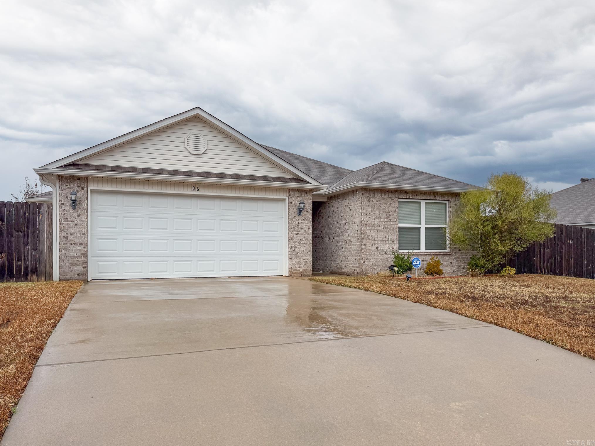 OAKLAND GROVE ESTATES - Residential Lease