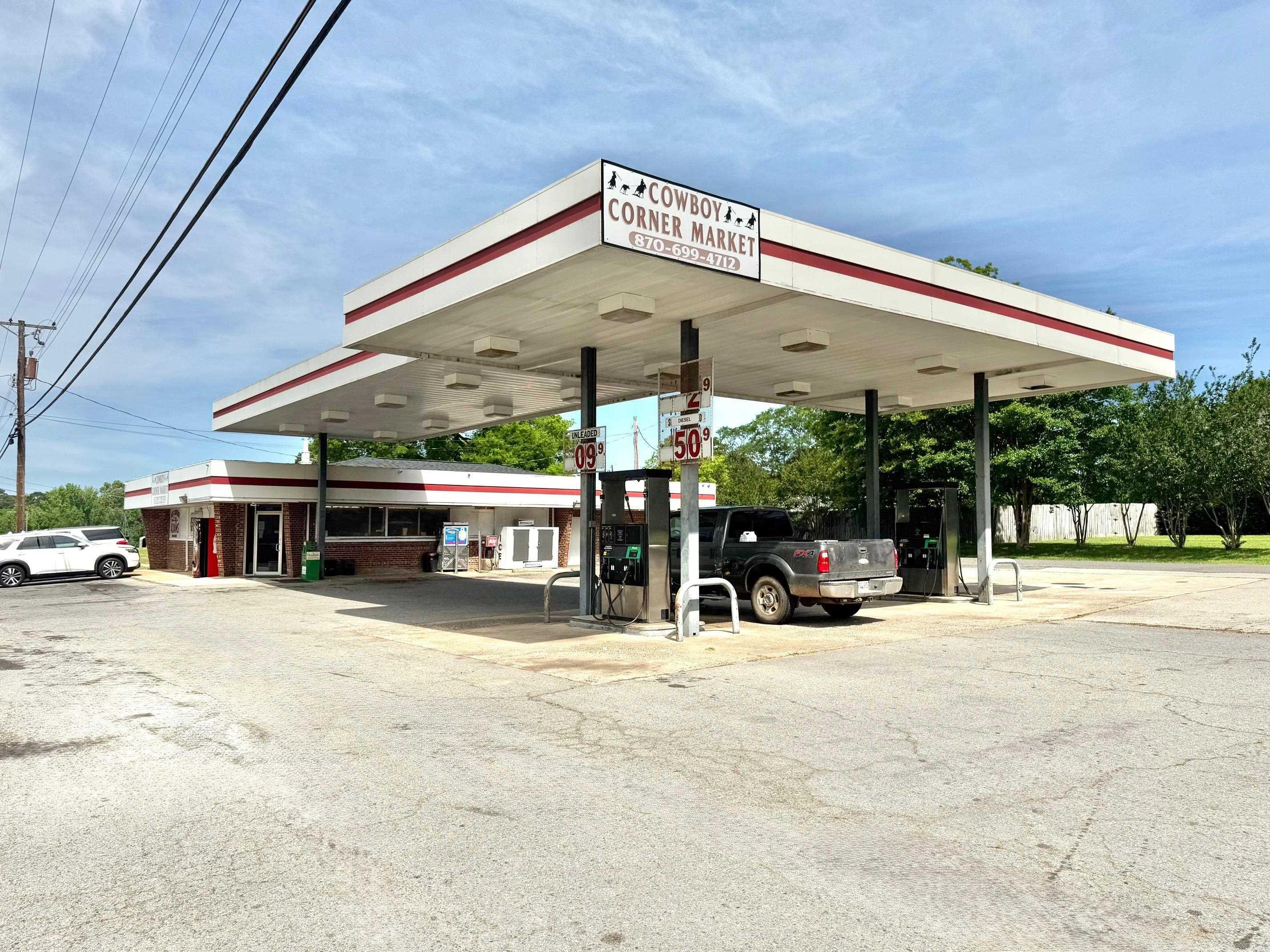 Looking for a rare opportunity to own a successful, locally loved business in the heart of Prattsville, Arkansas? The Cowboy Corner Market, a staple of the community, is officially on the market and ready for its next proud owner. This popular convenience store is a profitable & established business and in a prime location for travelers. It features a new roof (April 2025), new deli boxes, new prep table, new freezers and refrigerators, new fryer, new range hood, new hot box, new fire suppression system and 1 year old 26kW backup generator. With its loyal customer base and strong local support this isnāt just a gas station ā Itās a thriving hub where locals gather, travelers stop, and business keeps growing. Whether youāre looking to invest, start your own business, or become part of a great community, Cowboy Corner Market offers a turn-key operation with proven success!