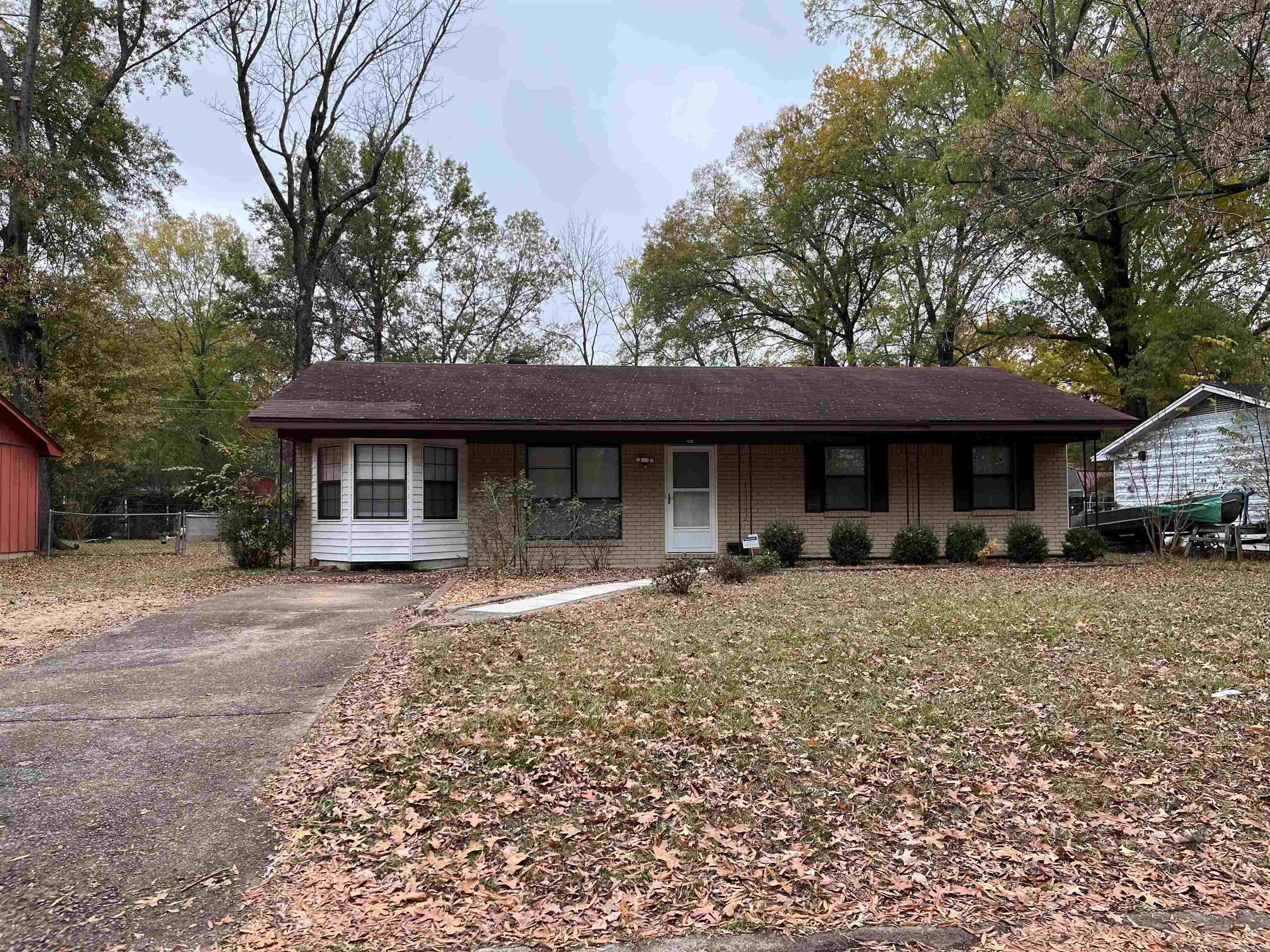 Newly remodeled inside, granite throughout, paint, LVP floors and carpet in bedrooms, gas range, vent hood, dishwasher. Back deck with cover, 10 x 15 storage building, fenced yard. Just a few steps to Gatlin Park with playground, walking and bike trails, picnic area, tennis and basketball courts. Agents see remarks and docs.