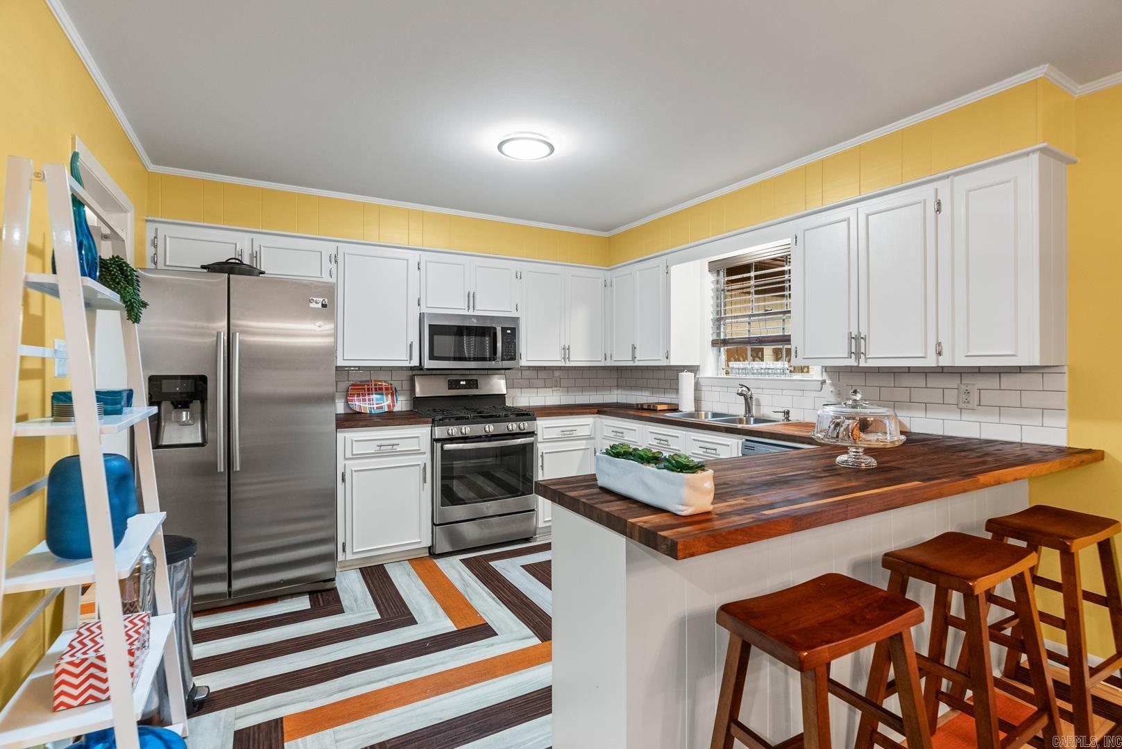 COLONY WEST - Residential