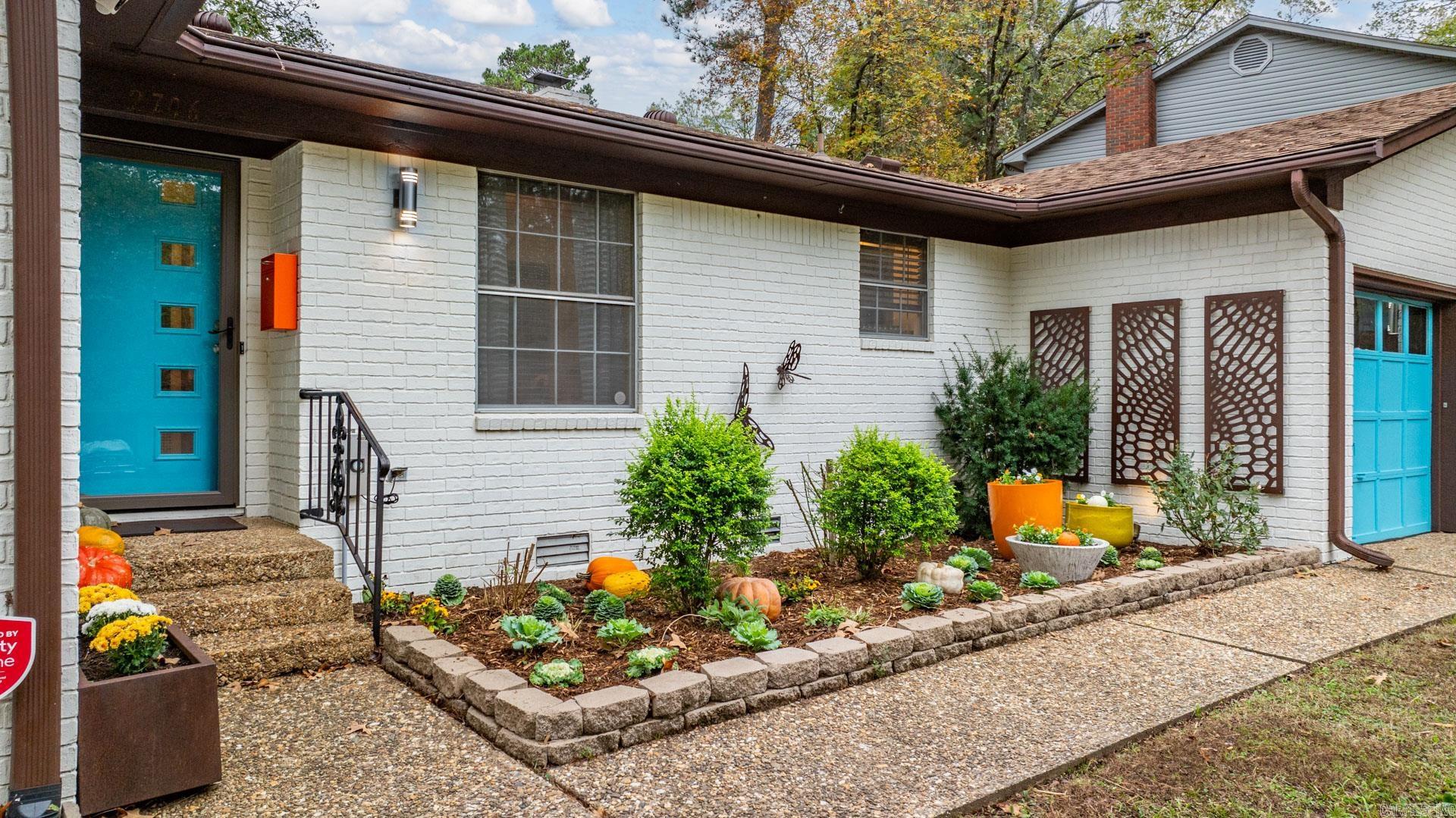 COLONY WEST - Residential