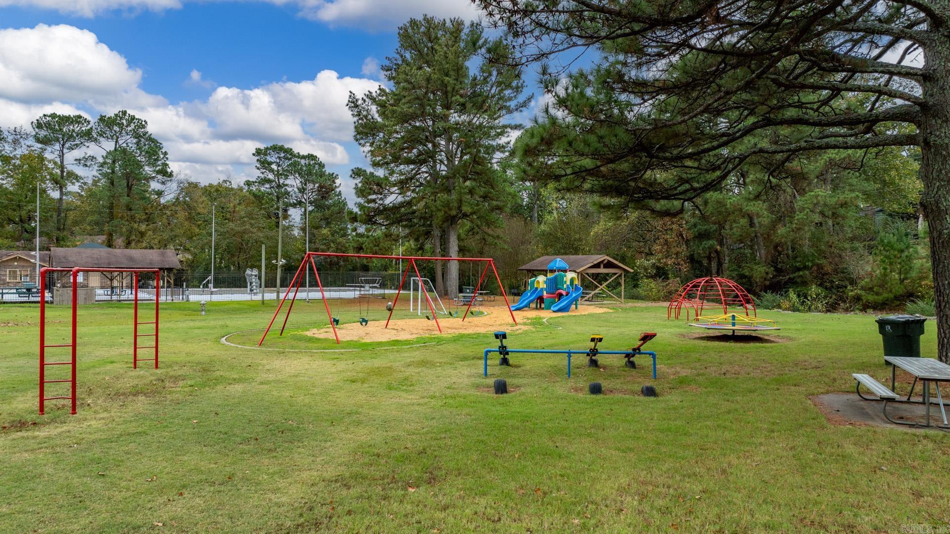 COLONY WEST - Residential