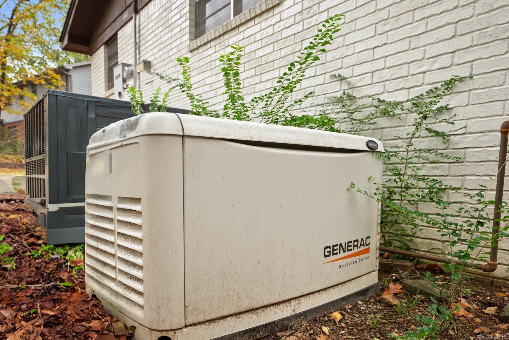 COLONY WEST - Residential