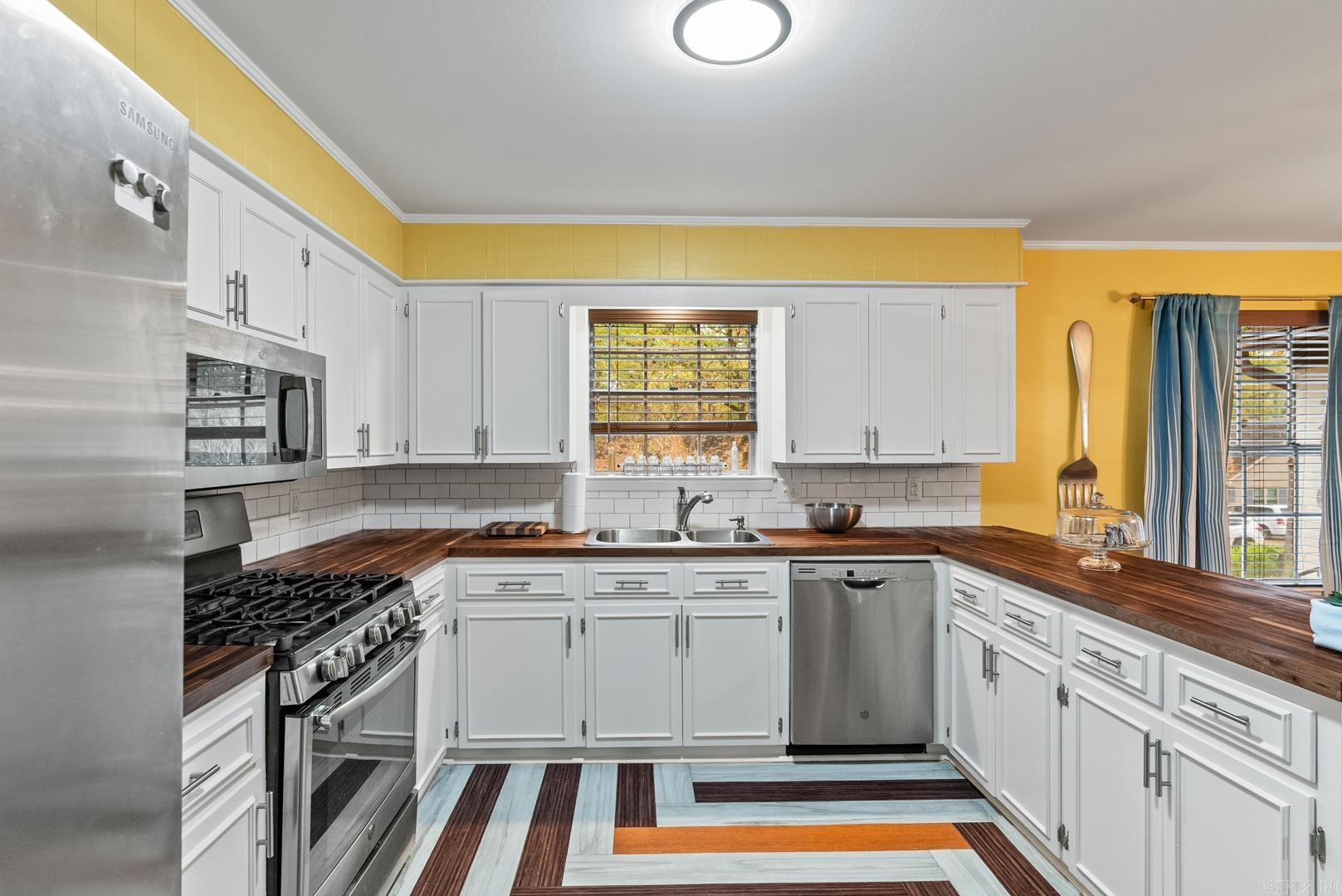 COLONY WEST - Residential