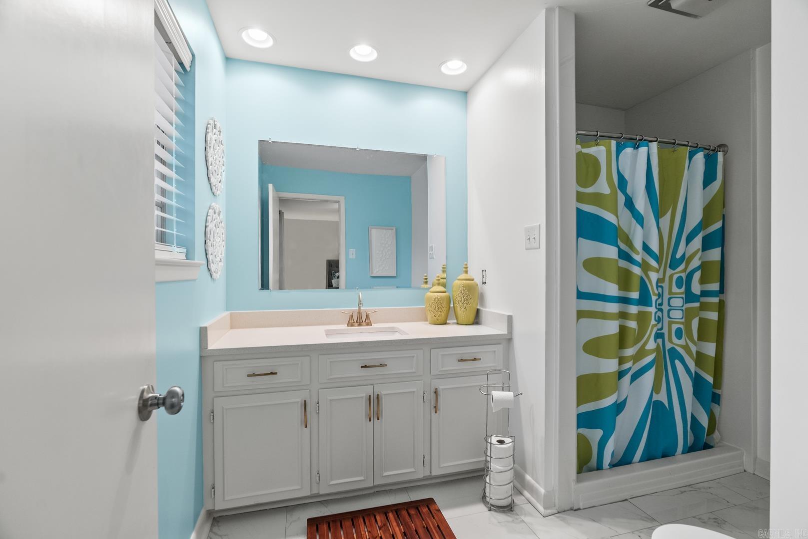 COLONY WEST - Residential