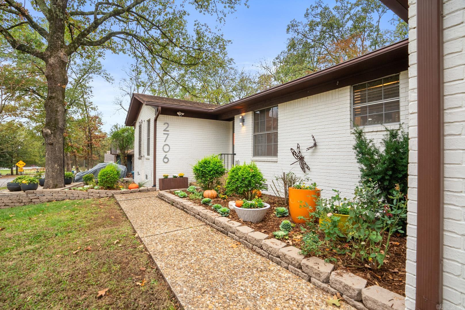 COLONY WEST - Residential