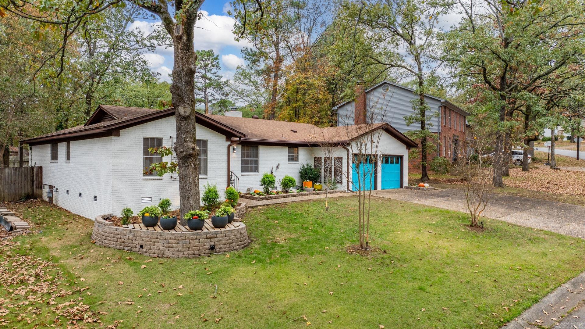 COLONY WEST - Residential