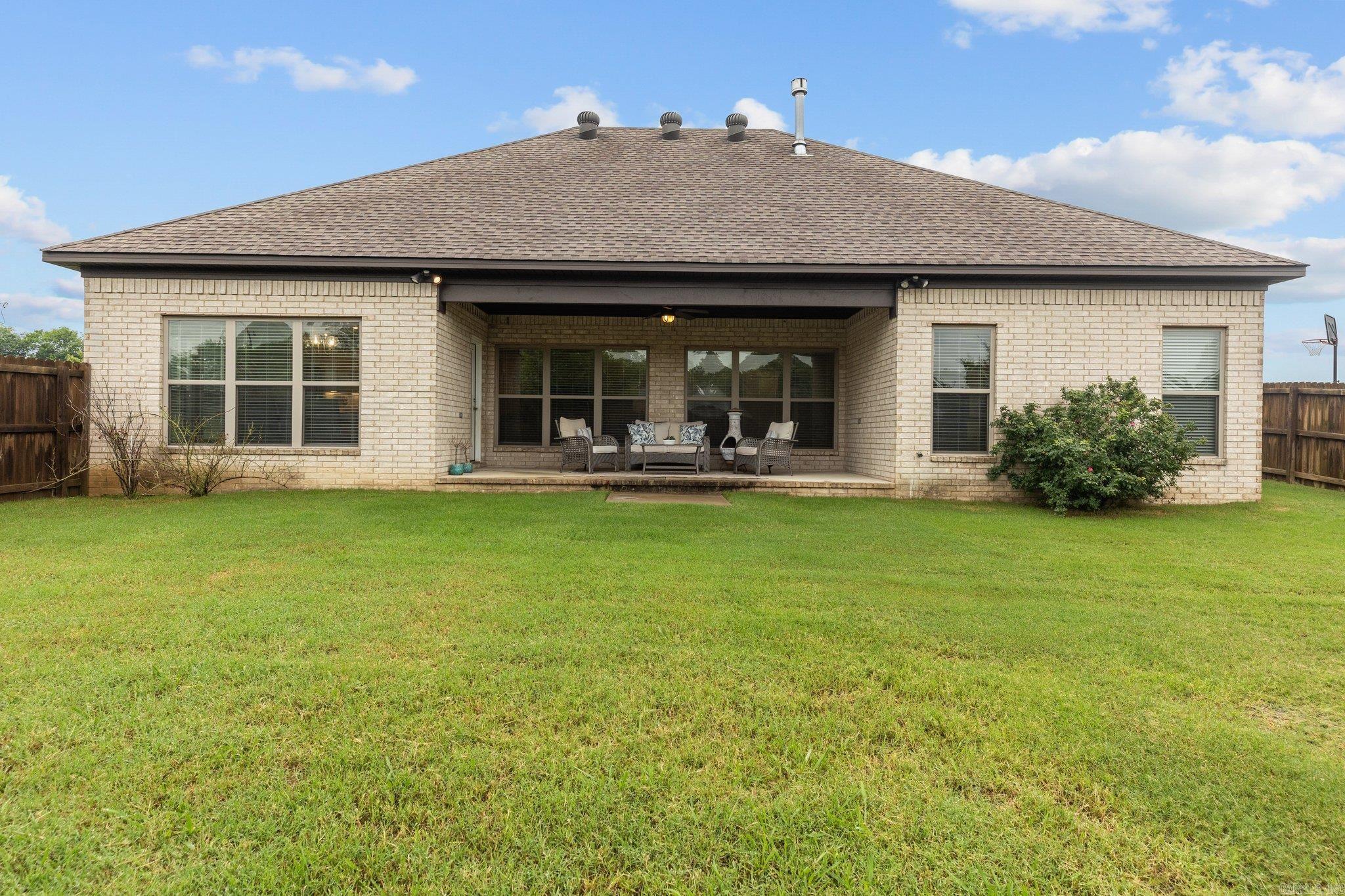 HUNTINGTON ESTATES - Residential