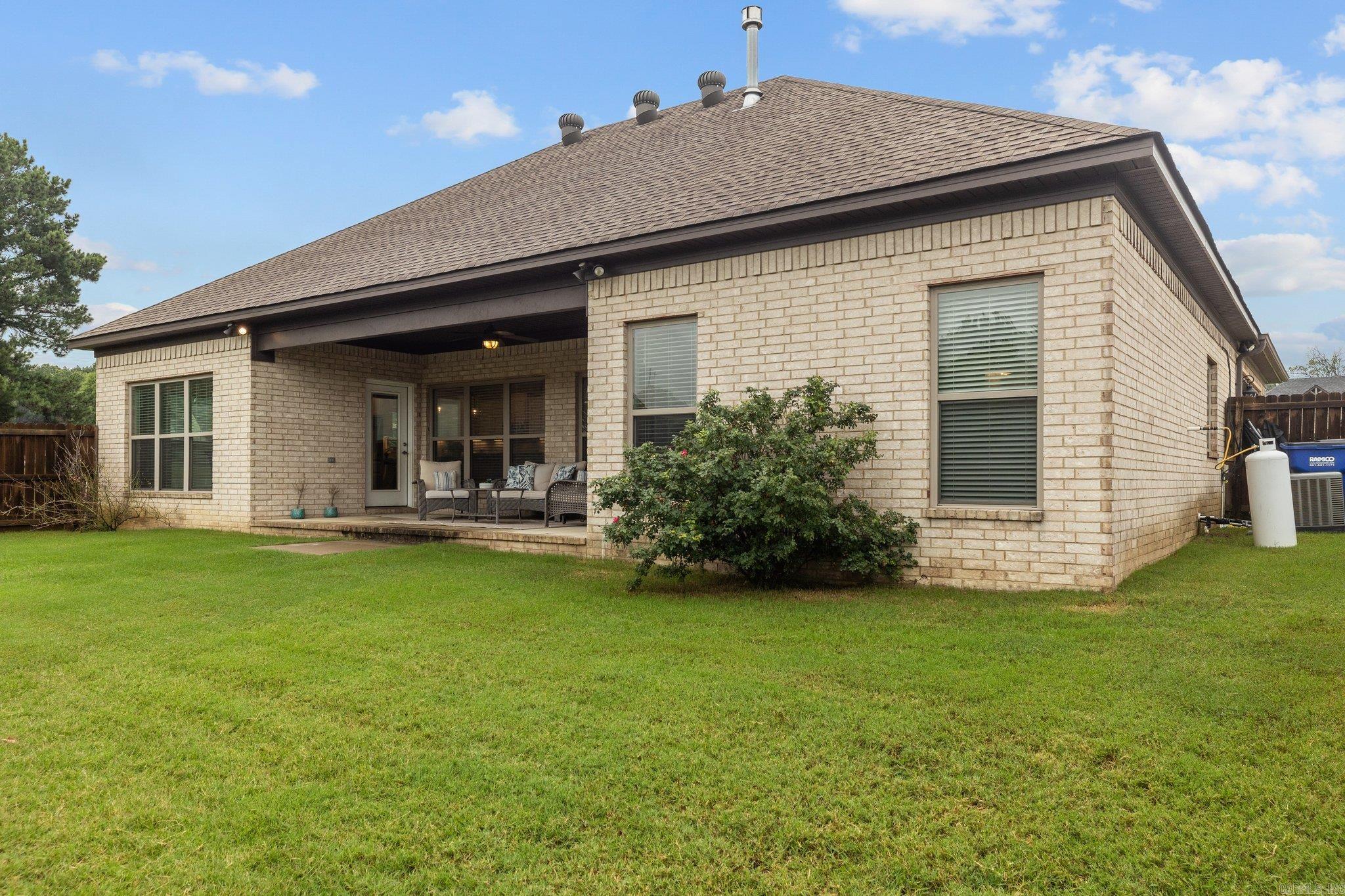 HUNTINGTON ESTATES - Residential