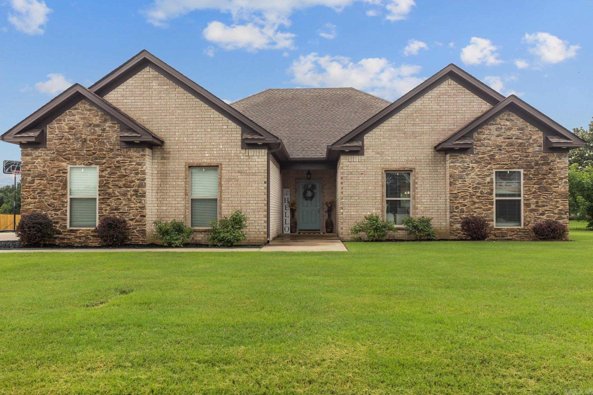 HUNTINGTON ESTATES - Residential