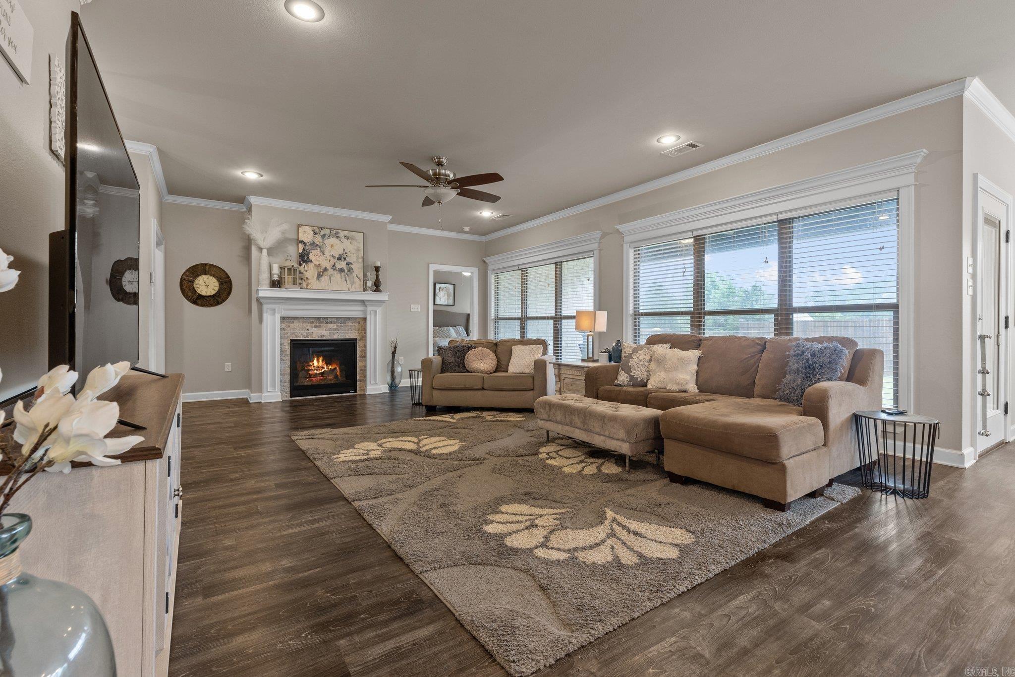 HUNTINGTON ESTATES - Residential