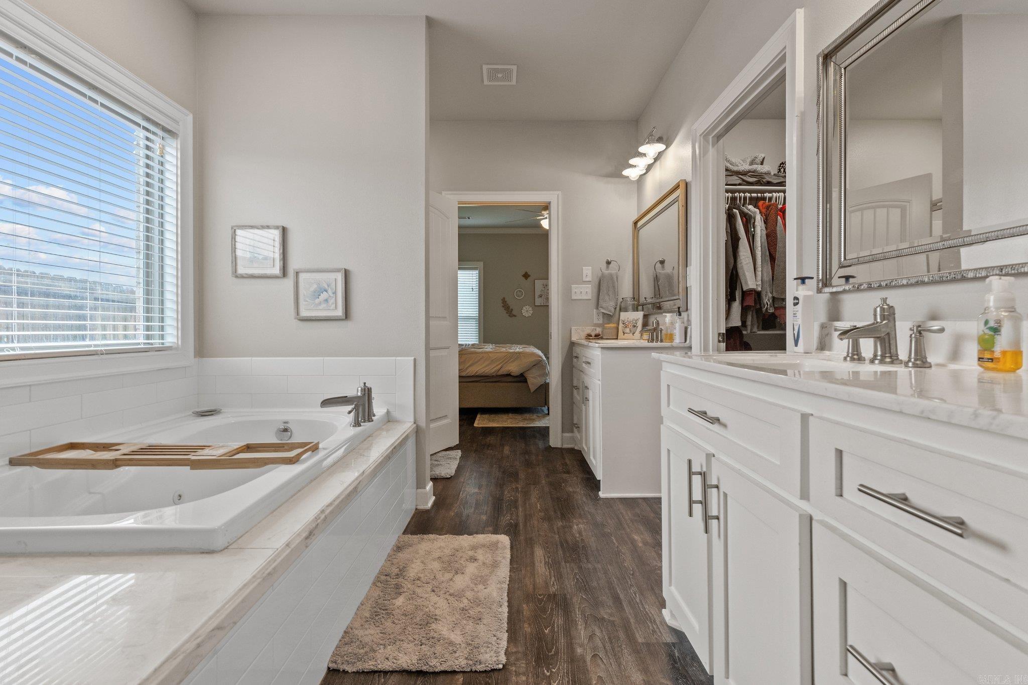 HUNTINGTON ESTATES - Residential