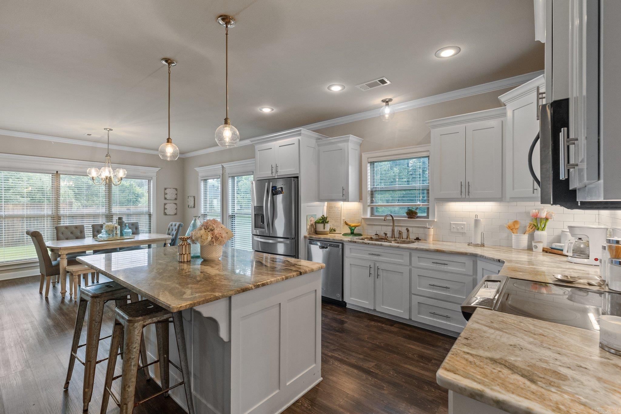 HUNTINGTON ESTATES - Residential