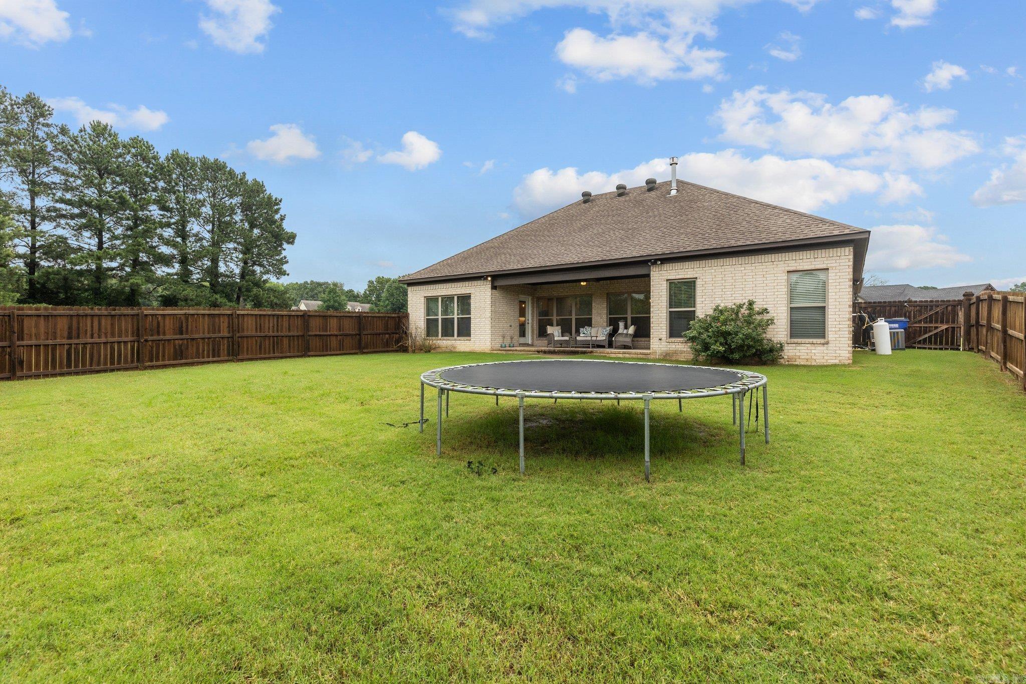 HUNTINGTON ESTATES - Residential