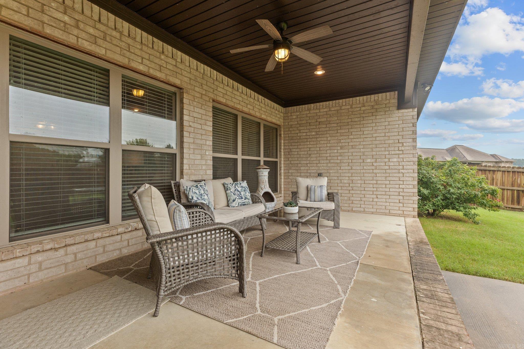 HUNTINGTON ESTATES - Residential