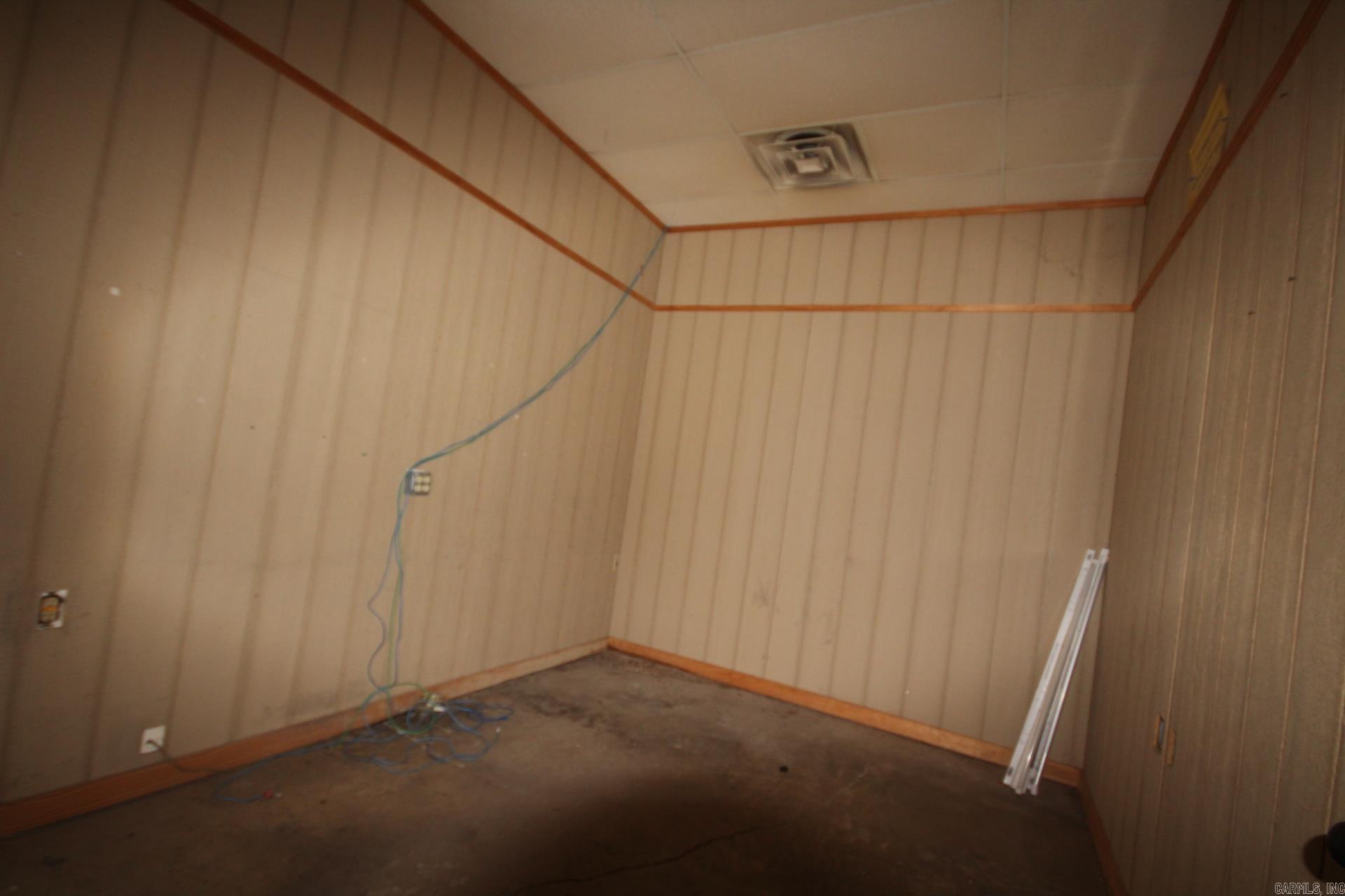 NEW NASHVILLE - Commercial Sale