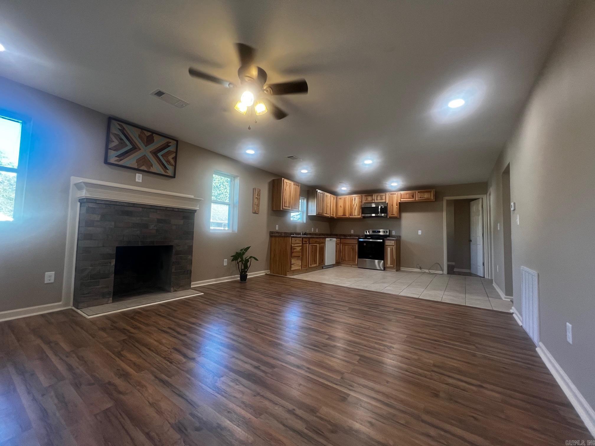 Stinnetts - Residential Lease