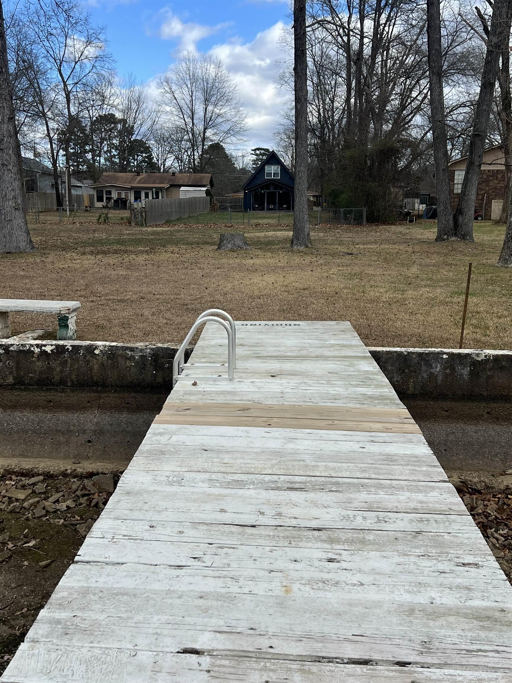 CATHERINE SHORES - Residential