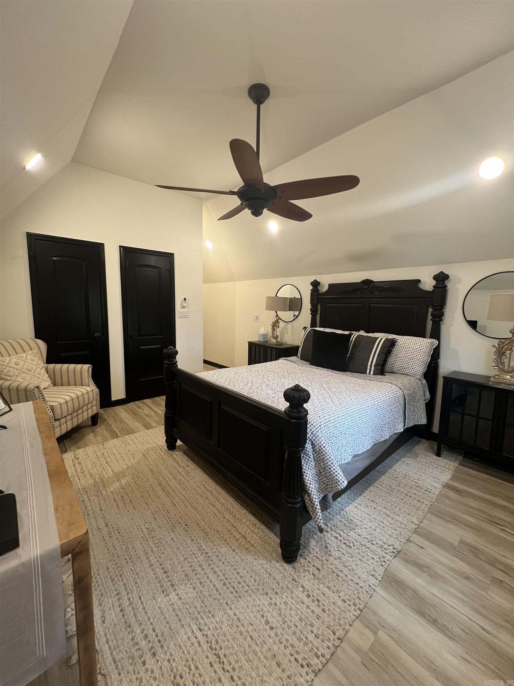 CATHERINE SHORES - Residential