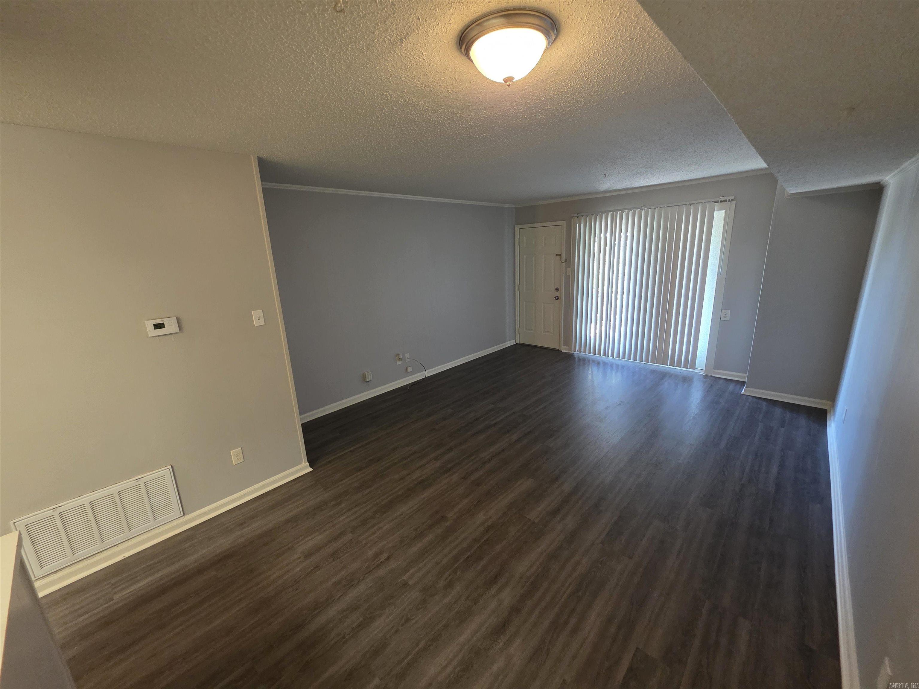 Great 2BD/1.5BA in Parkhill neighborhood that is waiting for you to call home. Close to shopping, dining, and much more! This property is managed by Hoffman Team so beware of scammers - we will never ask you to Cashapp us money. The lease for this property is for 18 months to 2 years with a 3% increase after the first year. Income must be 3x the amount of rent per month unless you have a housing voucher. Deposit, first monthās rent, and the $50 administration fee due before move in.