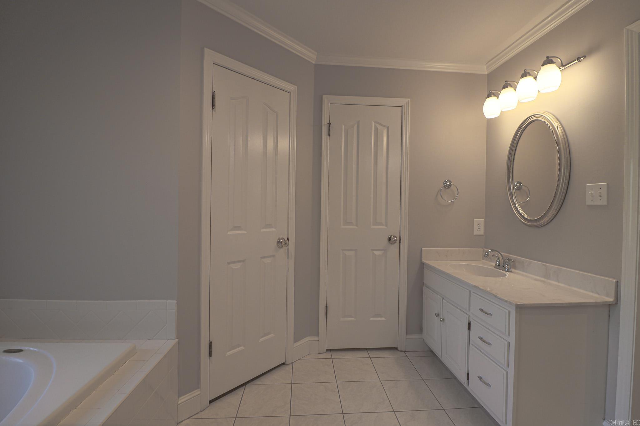 WOODSPRINGS ESTATES - Residential