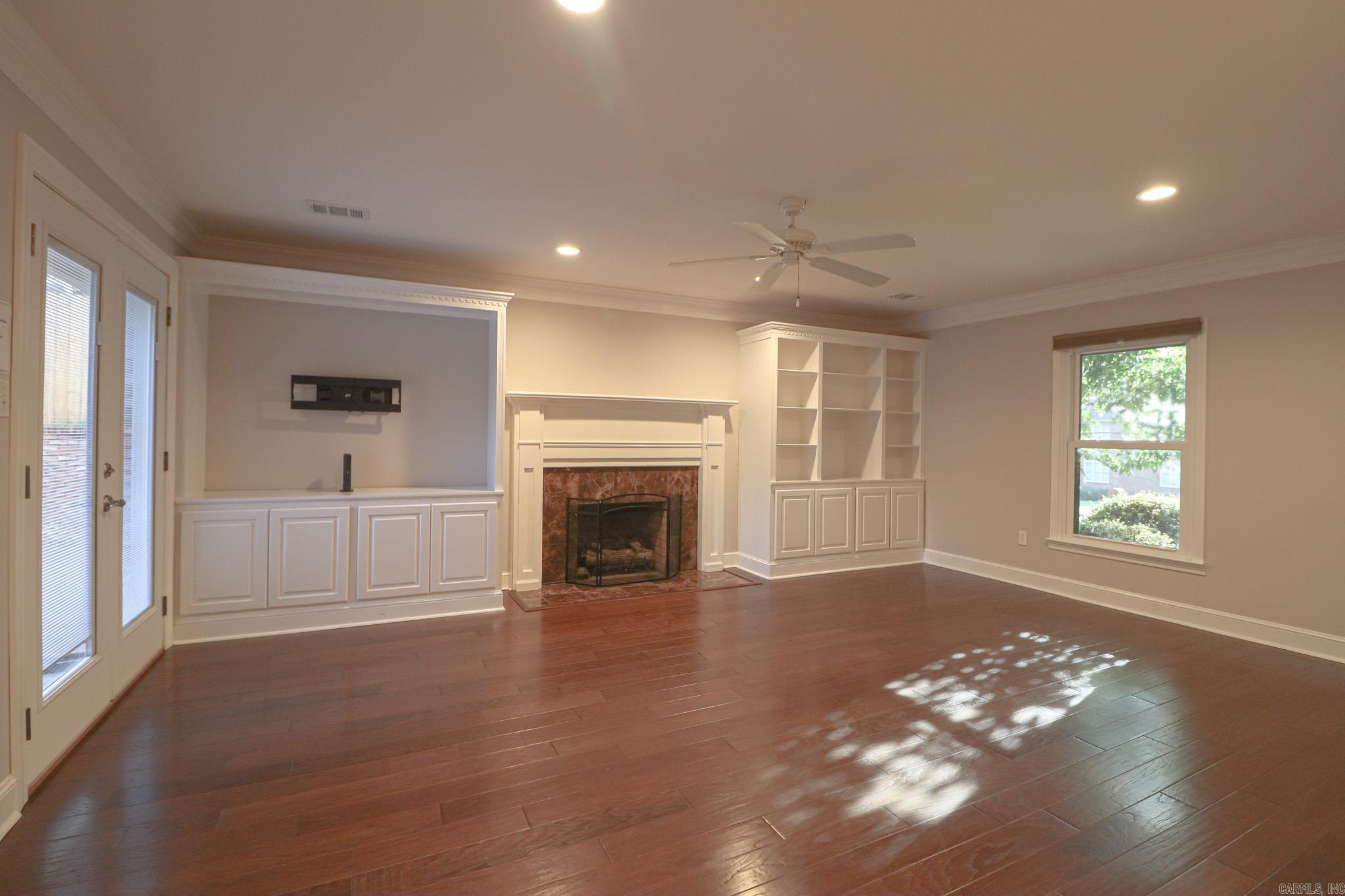 WOODSPRINGS ESTATES - Residential