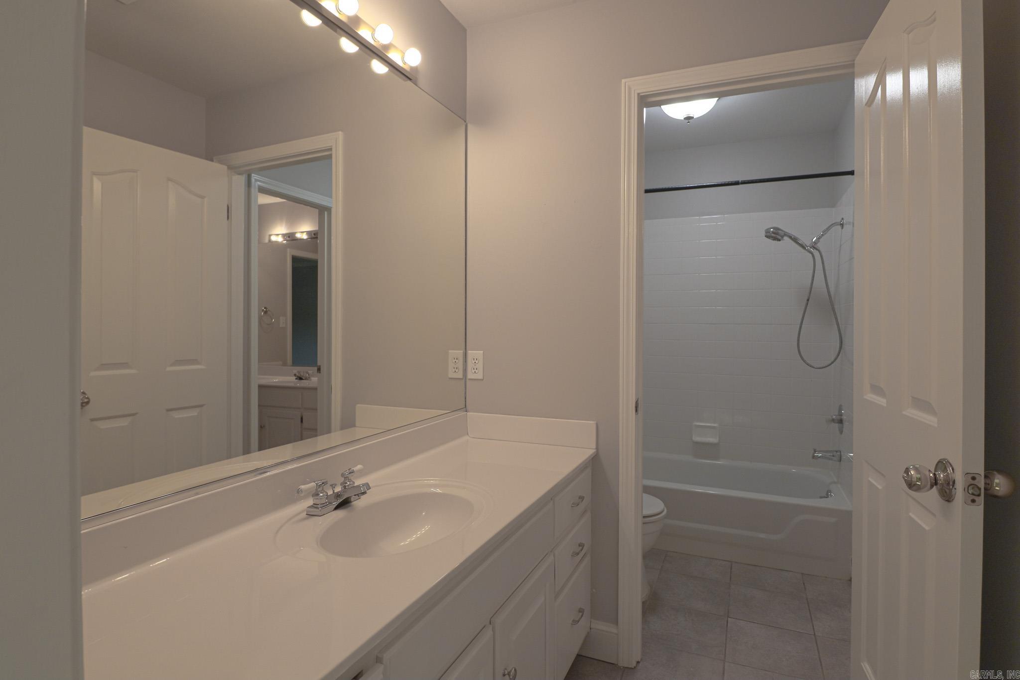 WOODSPRINGS ESTATES - Residential