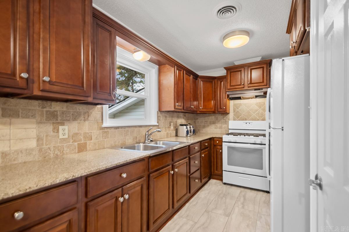 MELODY HILLS - Residential