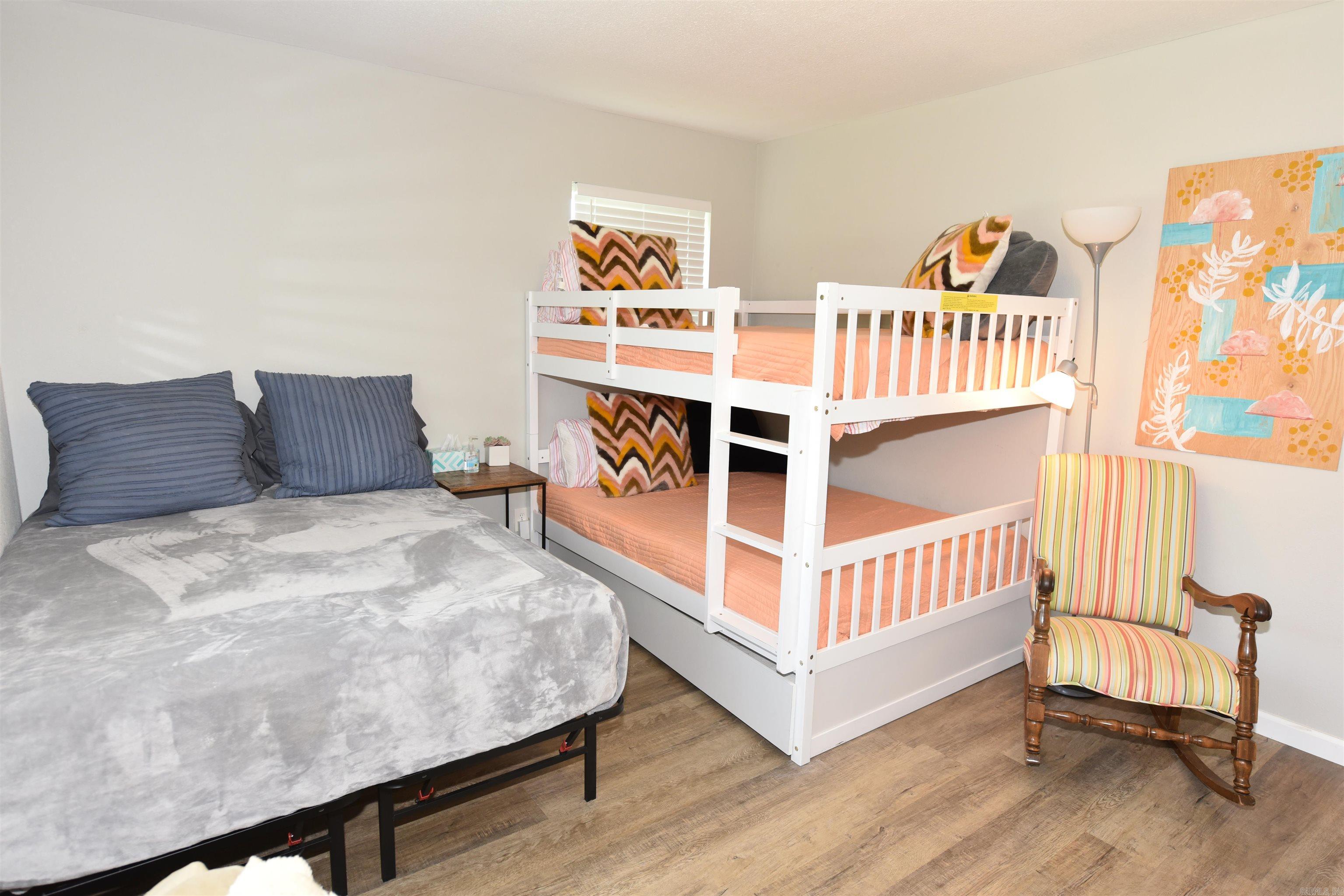 LAKEVIEW - Residential