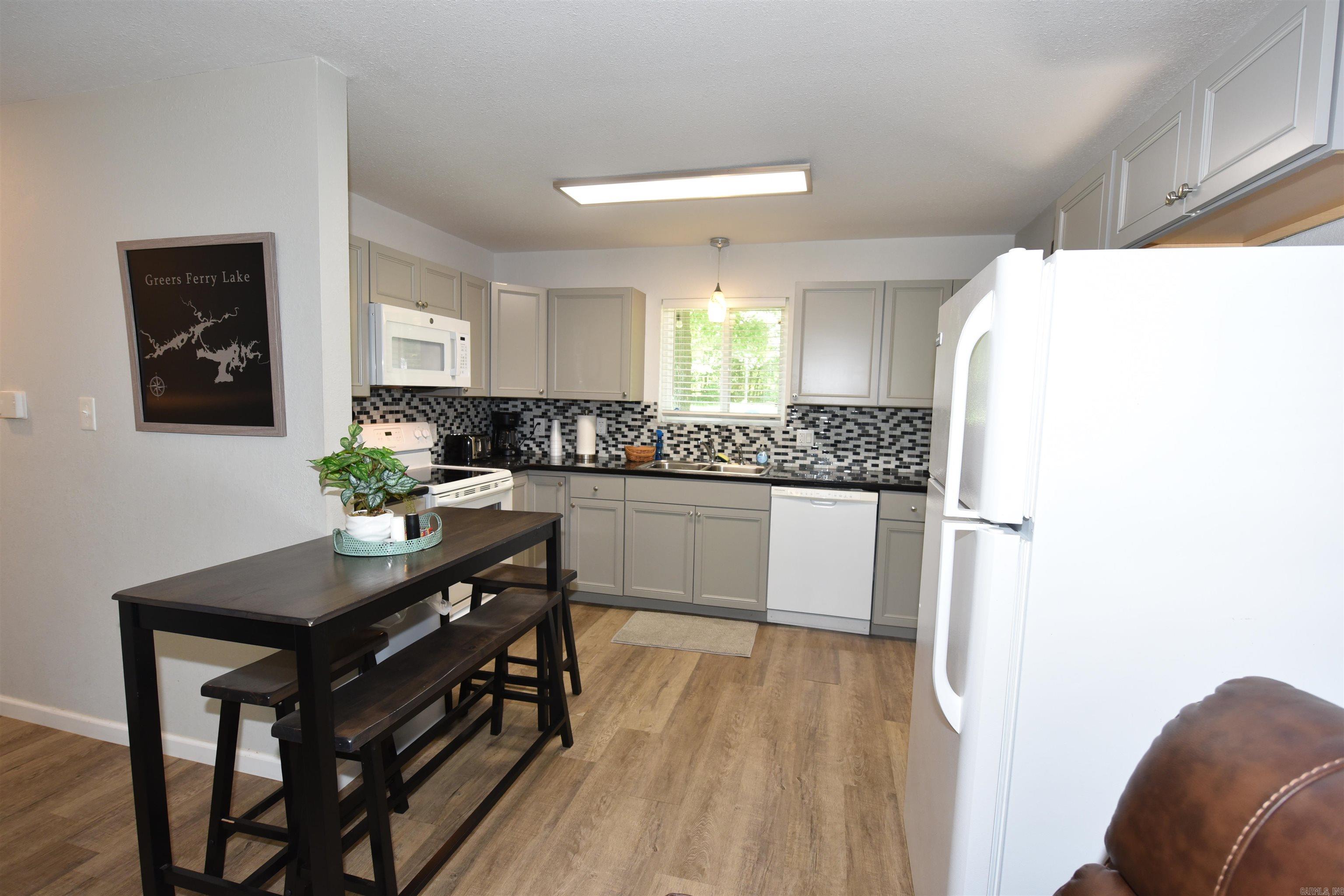 LAKEVIEW - Residential