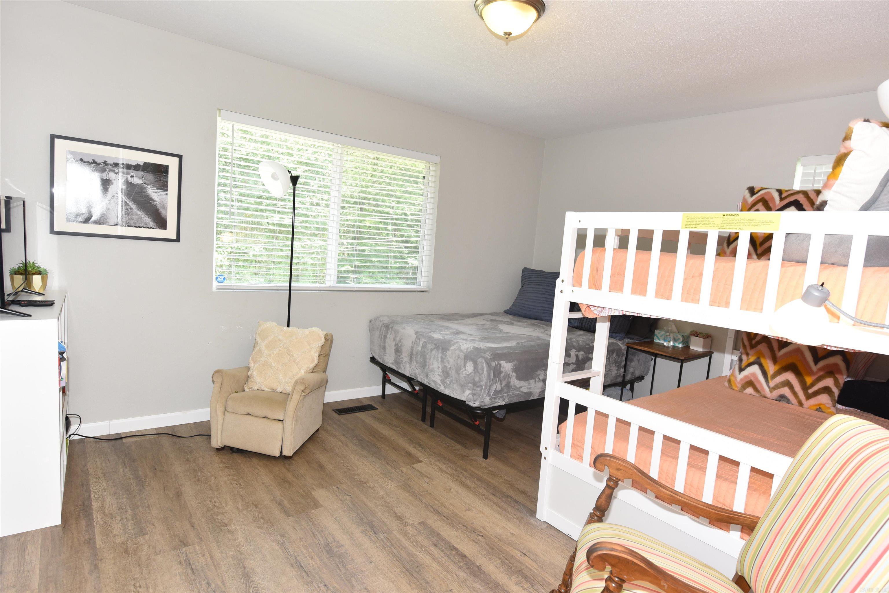 LAKEVIEW - Residential