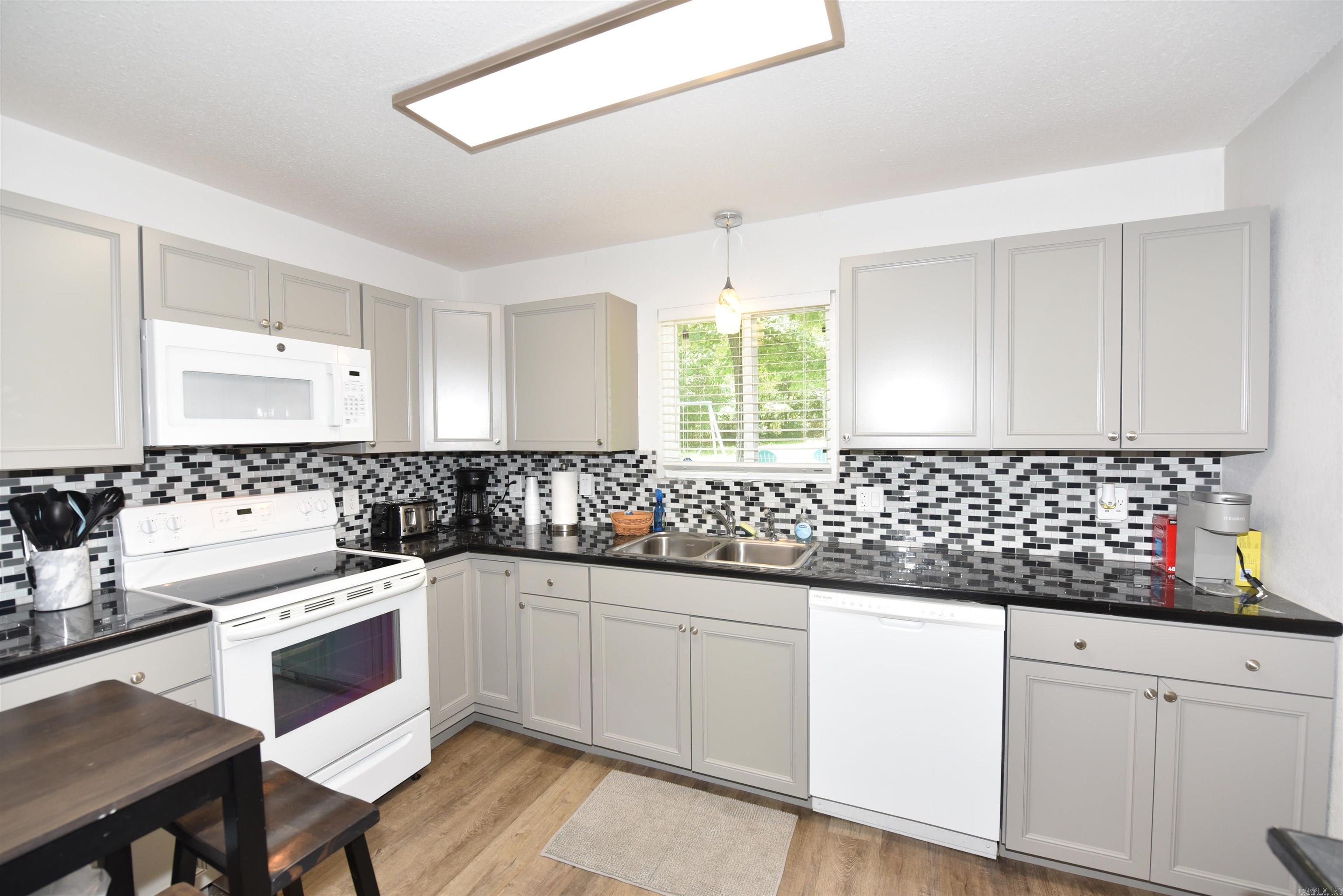 LAKEVIEW - Residential