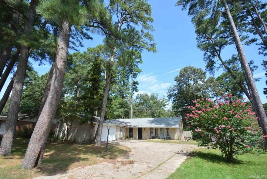 4 bedroom, 2 bath located in a cul-de-sac with a backyard and great curb appeal.   Our lease are 18 months and income has to be three times the amount of rent unless you have a housing voucher.