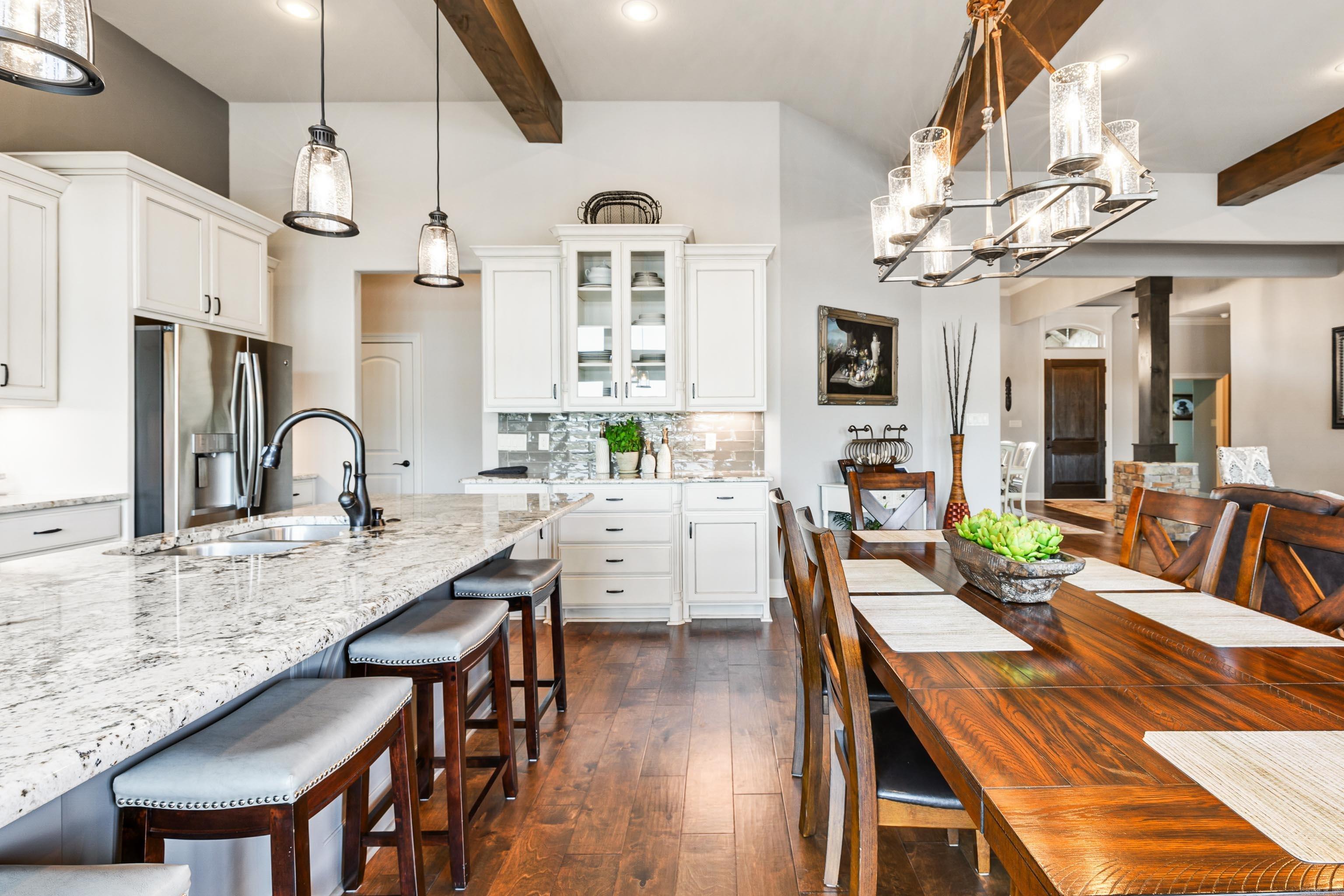 NORTH SHORE @ HURRICANE LAKE EST - Residential