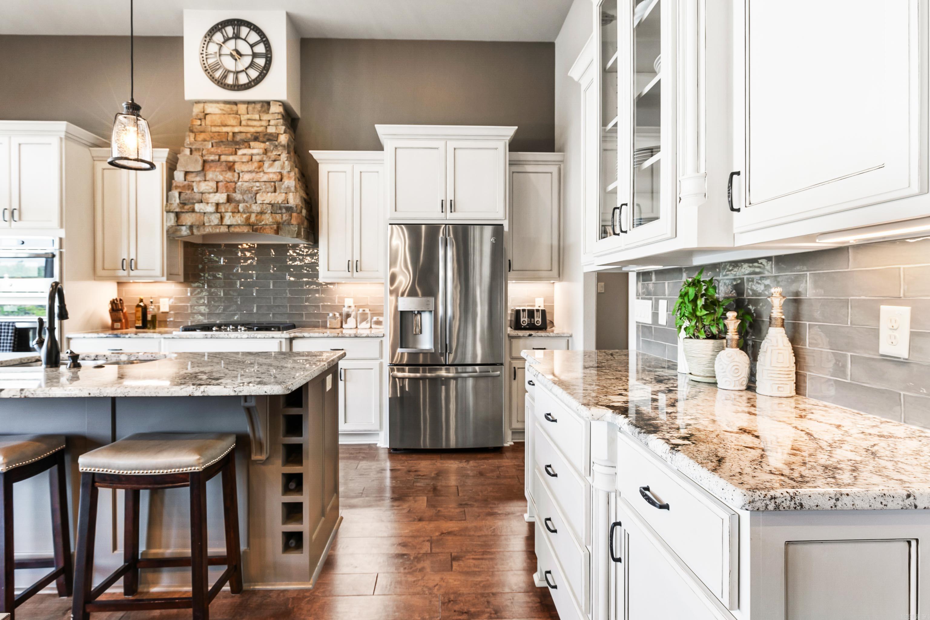 NORTH SHORE @ HURRICANE LAKE EST - Residential